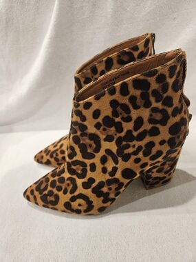 BEAST FASHION Leopard Print Pointed Ankle Booties 8 - Tan & Black